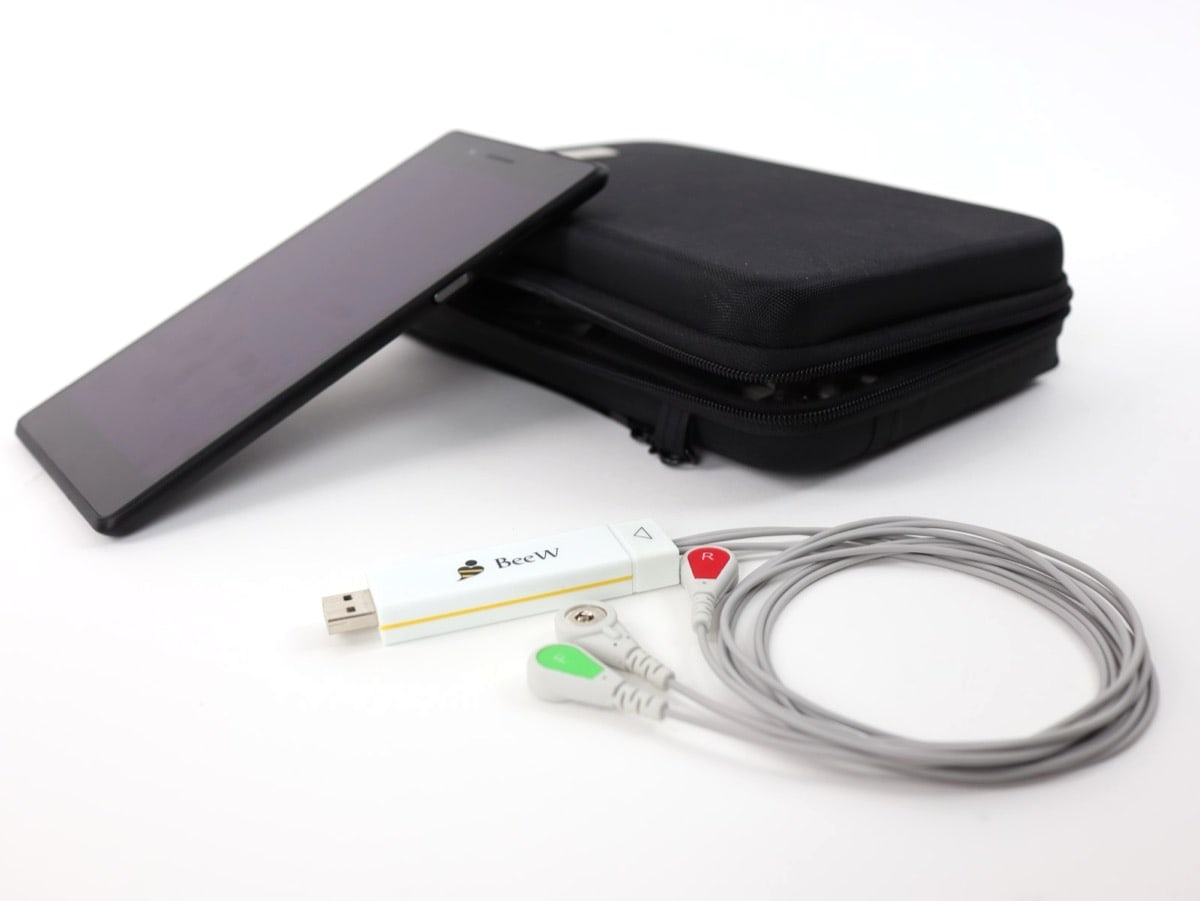 Beecardia ECG kit: tablet, hard case and BeeW device